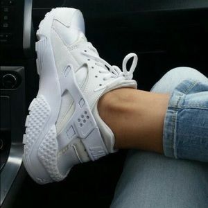 WHITE NIKE HURACHE Woman US7.5 UK5 EUR38.5